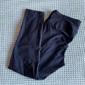 Under Armour Cropped Mesh-Front Leggings